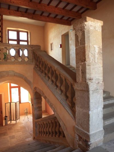 Escalier monumental du château Julien